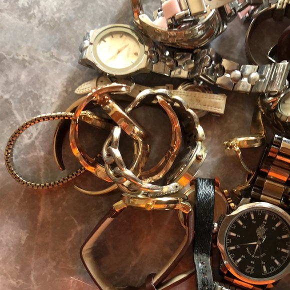 Lot of watches for parts repair or battery replacement or repurpose - Picture 9 of 13